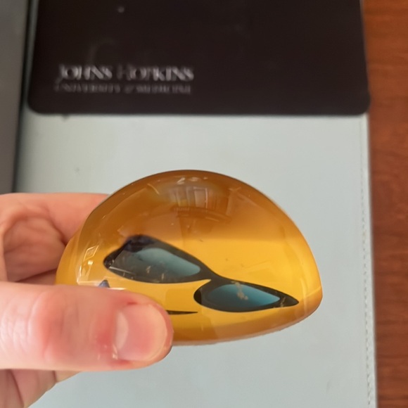 Emoji glass paperweight - Picture 2 of 3